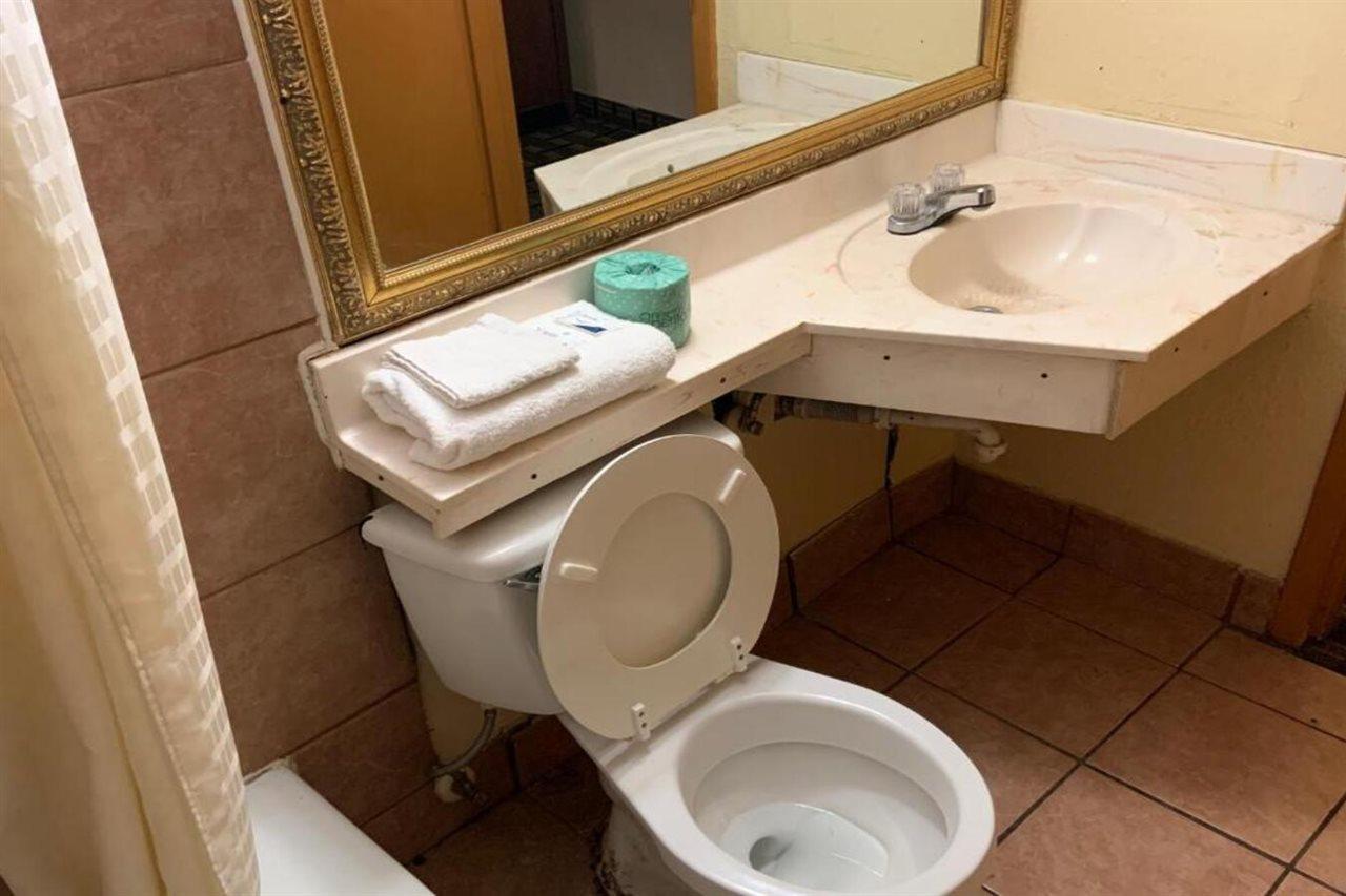 Real Value Inn Memphis Bagian luar foto