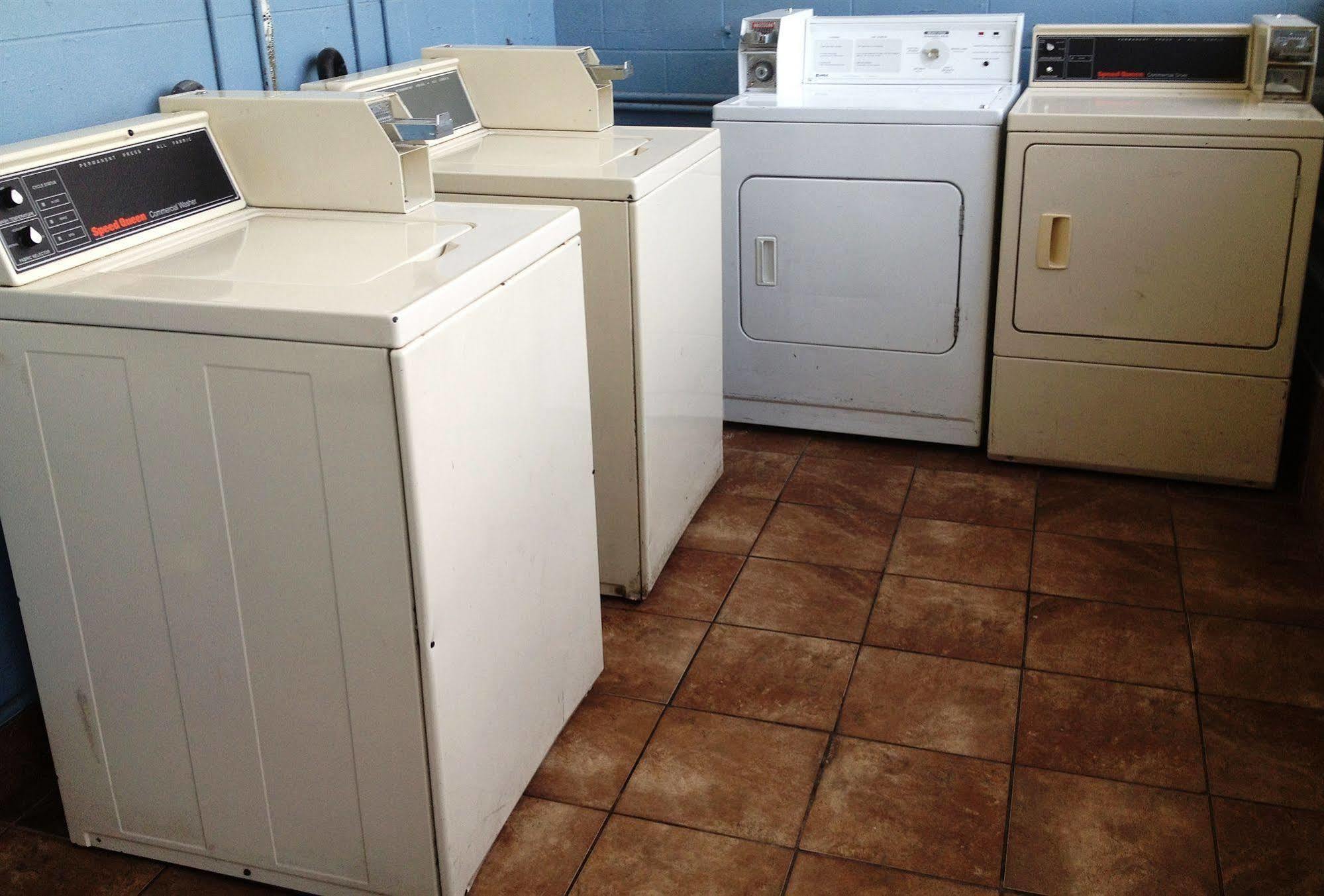Real Value Inn Memphis Bagian luar foto