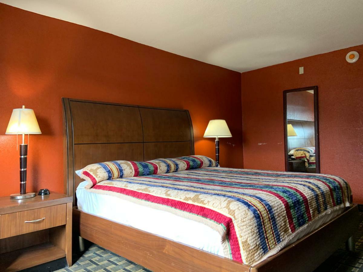 Real Value Inn Memphis Bagian luar foto
