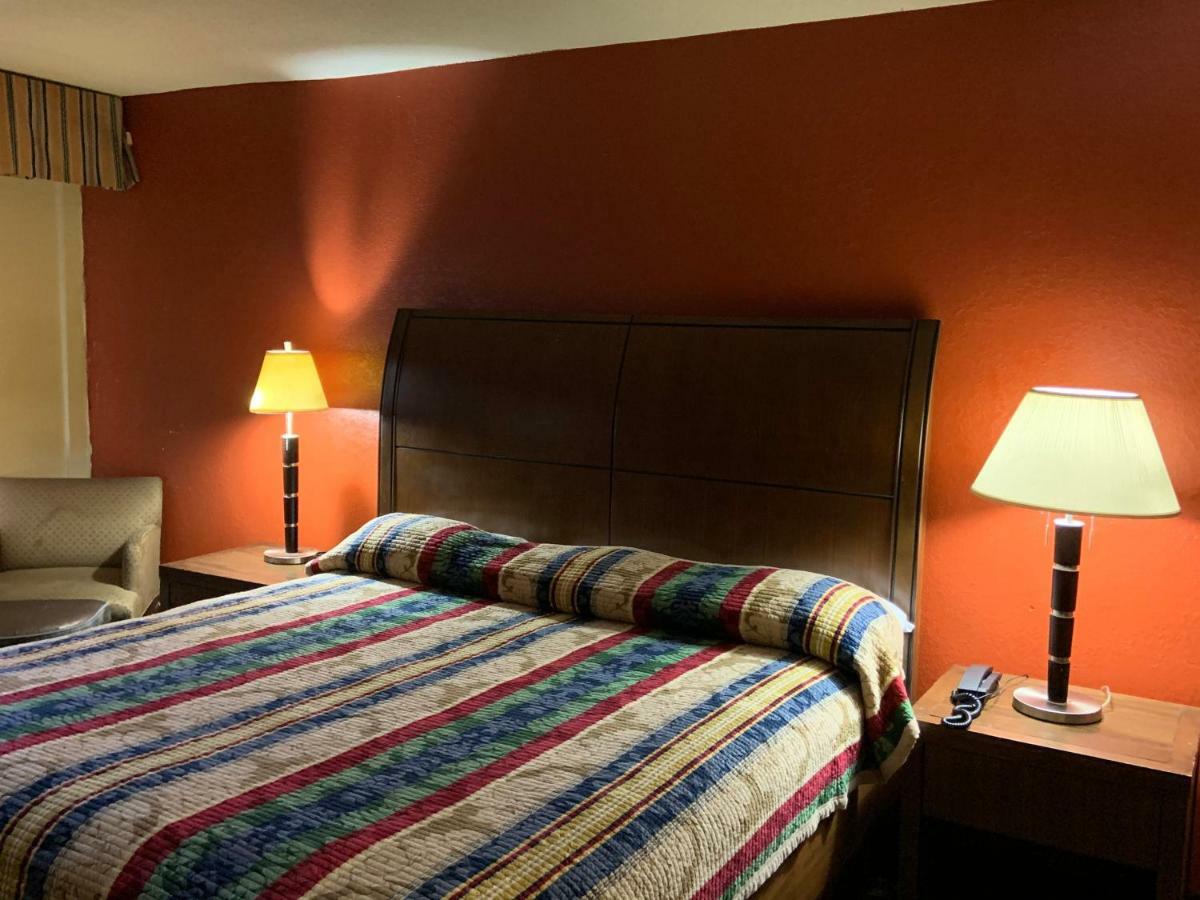 Real Value Inn Memphis Bagian luar foto